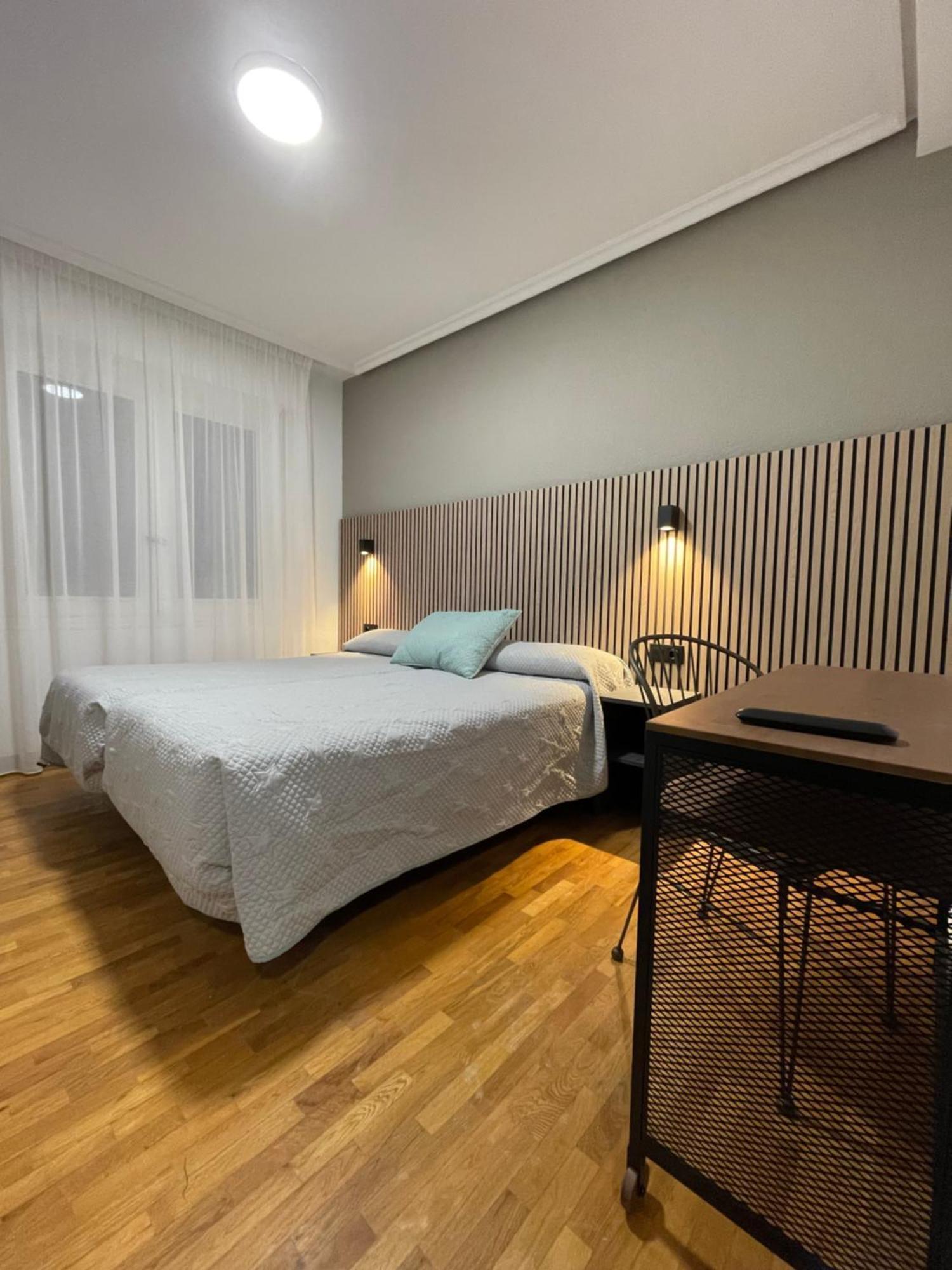 Pension La Encina Санто-Доминго-де-ла-Кальсада Экстерьер фото