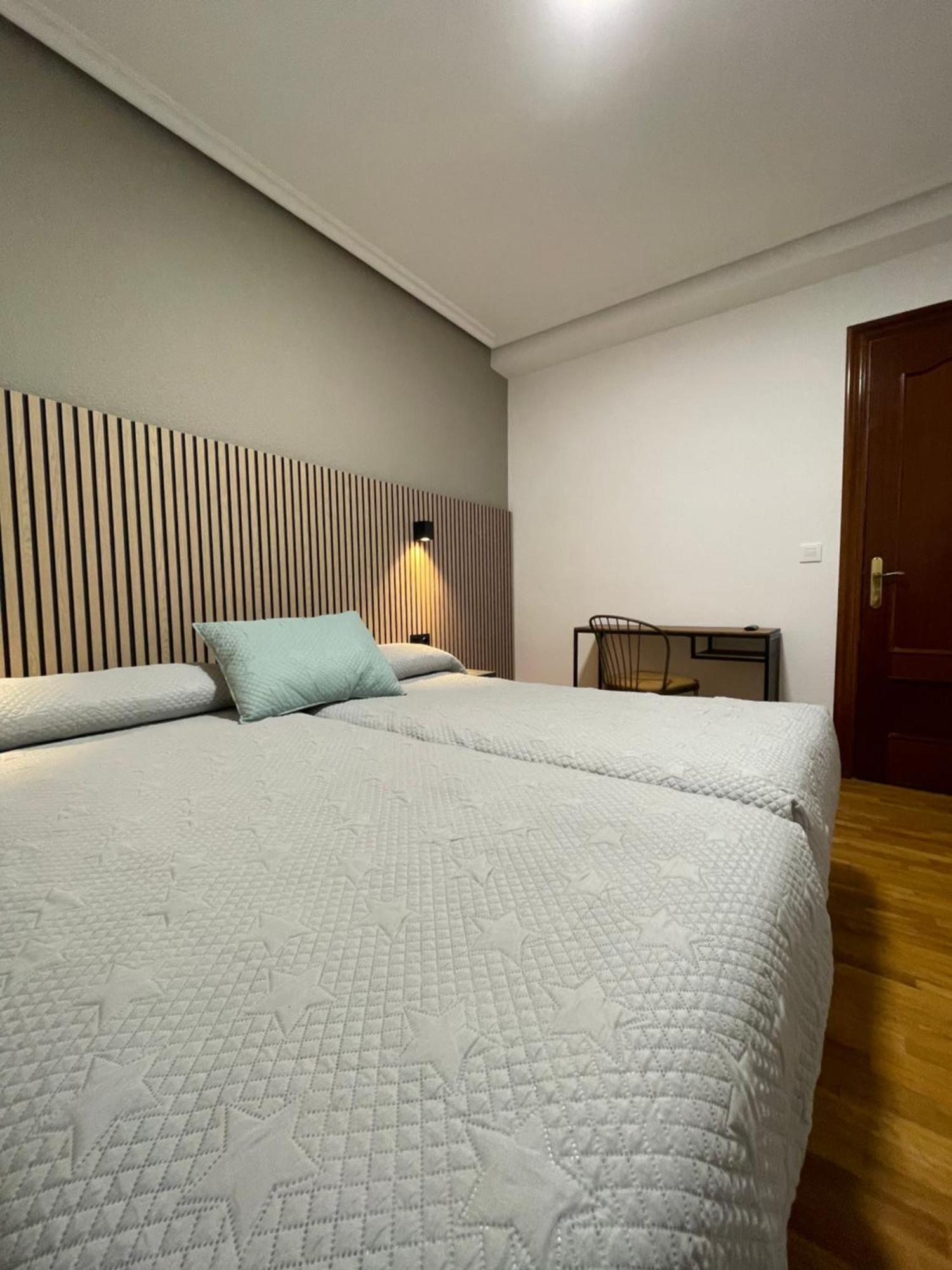 Pension La Encina Санто-Доминго-де-ла-Кальсада Экстерьер фото