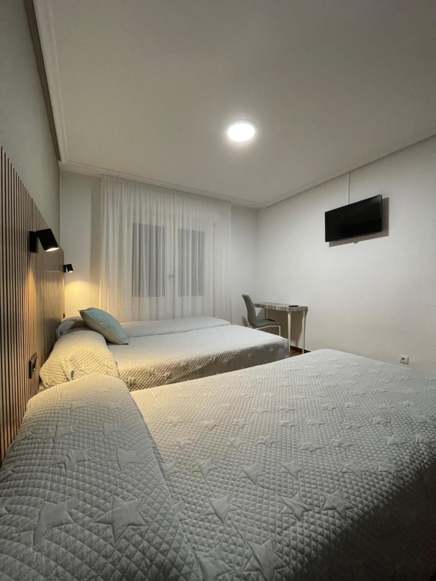 Pension La Encina Санто-Доминго-де-ла-Кальсада Экстерьер фото