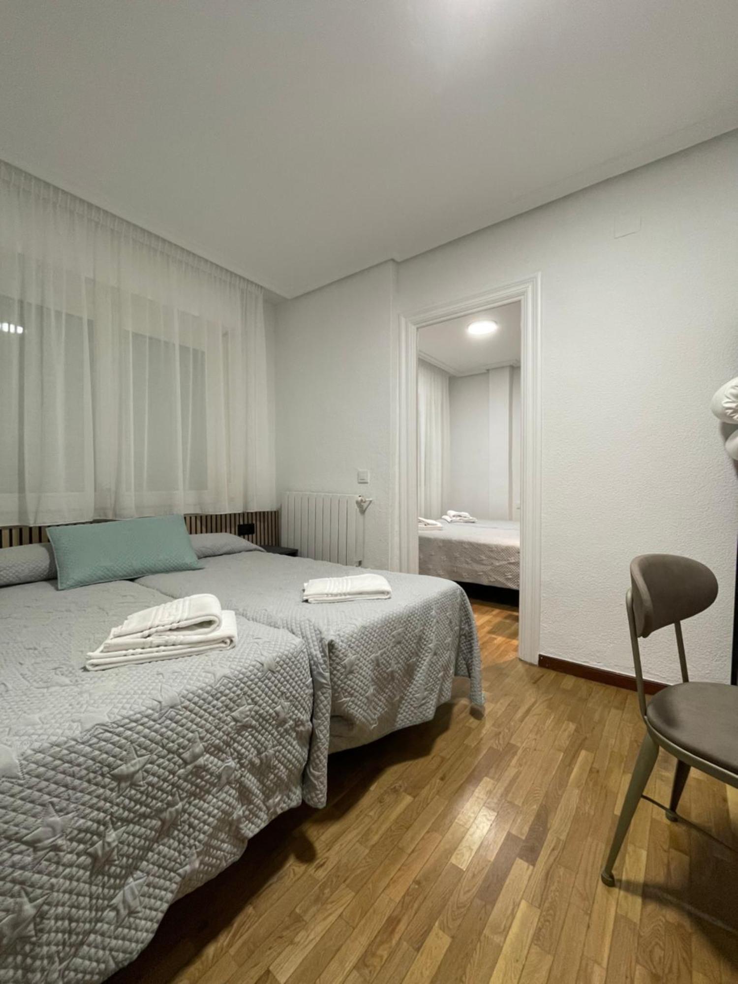Pension La Encina Санто-Доминго-де-ла-Кальсада Экстерьер фото