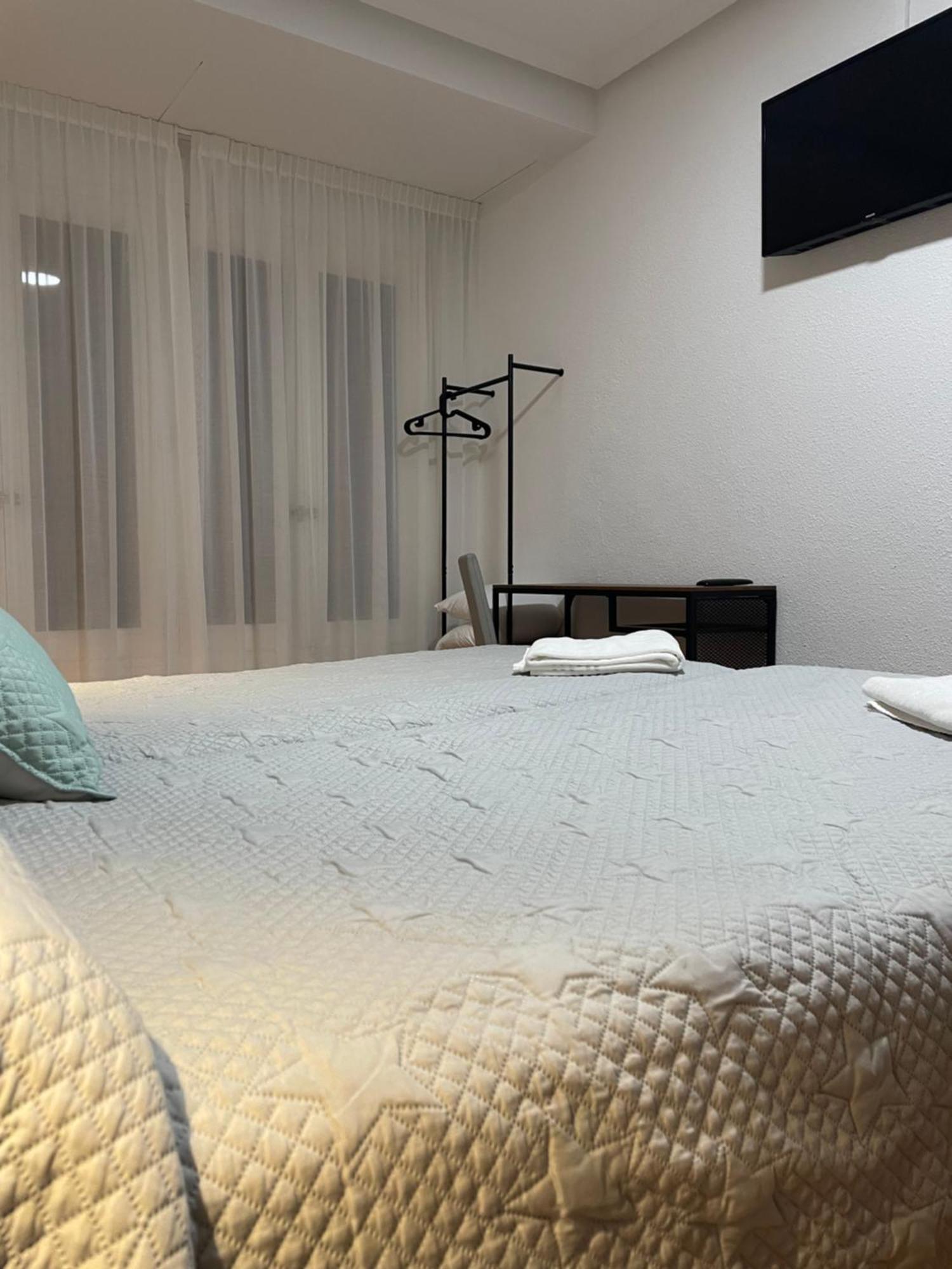 Pension La Encina Санто-Доминго-де-ла-Кальсада Экстерьер фото