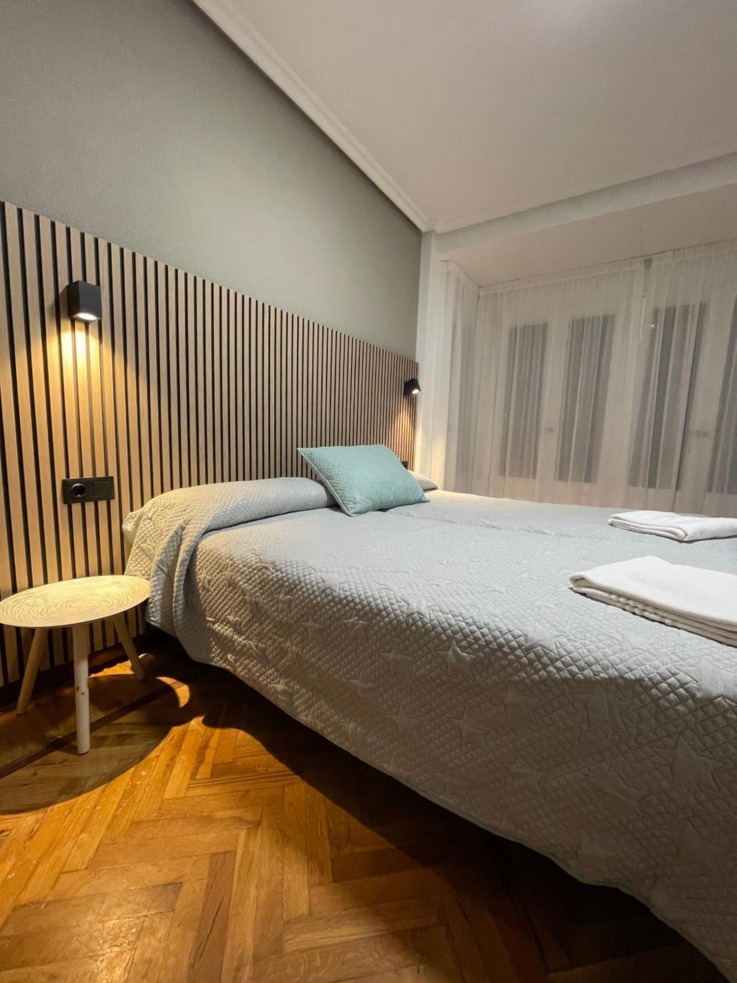 Pension La Encina Санто-Доминго-де-ла-Кальсада Экстерьер фото