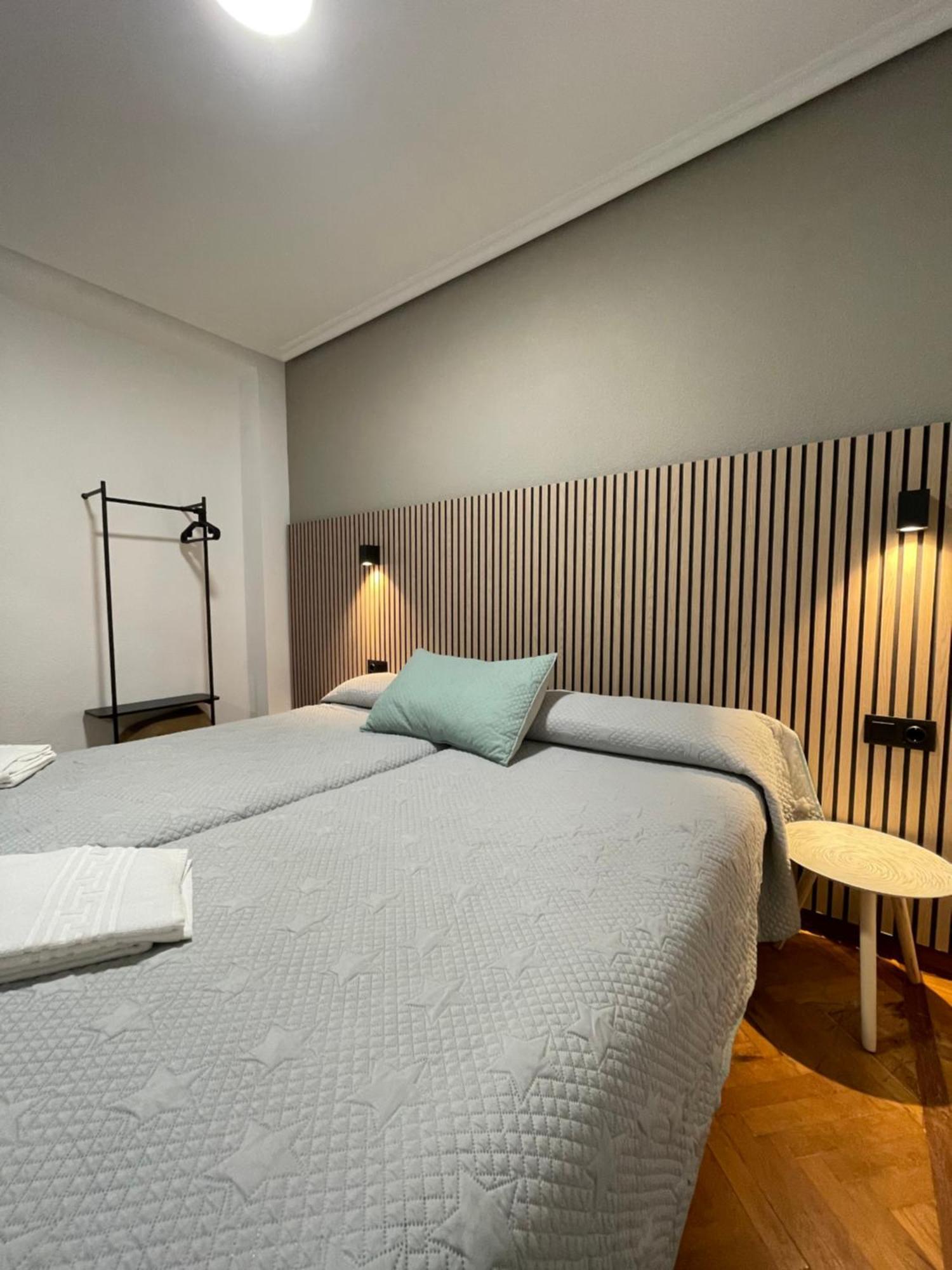 Pension La Encina Санто-Доминго-де-ла-Кальсада Экстерьер фото